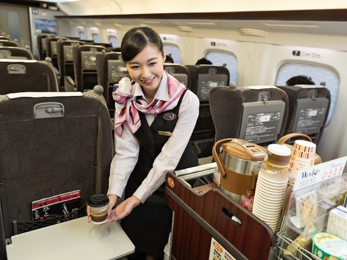 東海道新幹線の車内販売 もうからなくても続ける理由 日本経済新聞