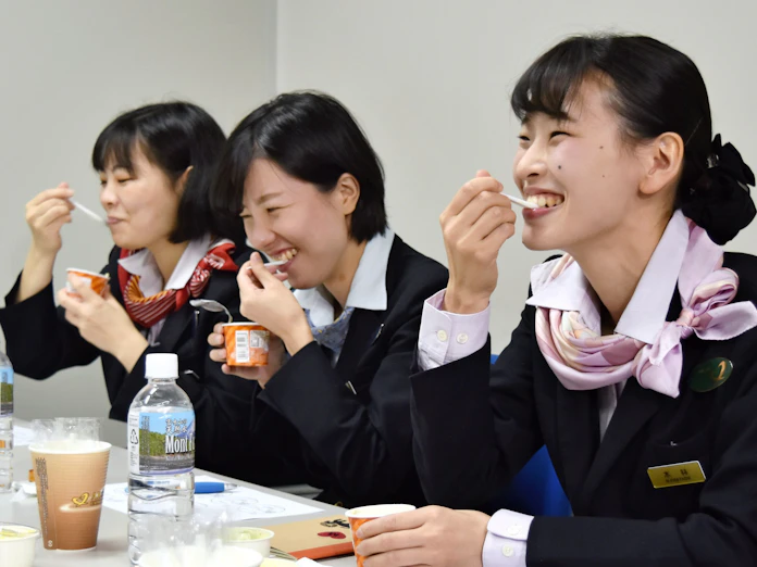 東海道新幹線 新アイス ピスタチオ パーサー投票 日本経済新聞 東海道新幹線 新アイス ピスタチオ パーサー投票 日本経済新聞