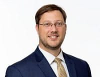 アメリカン・エンタープライズ研究所のアダム・ホワイト研究員