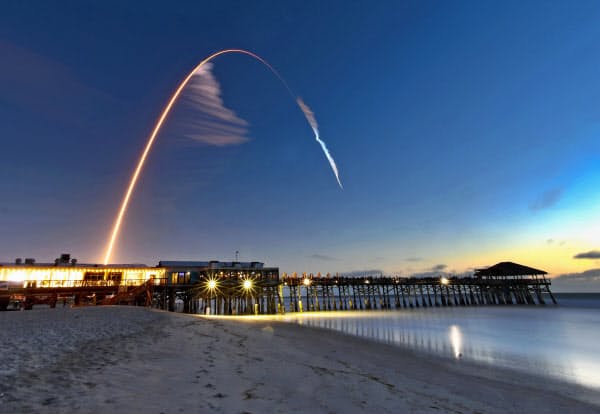 スターライナーは21日にISSに接続し、28日に地球に帰還する予定だった=Florida Today・AP