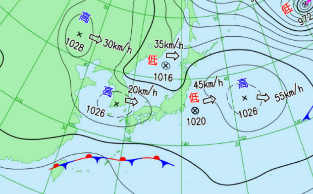 日本付近は高気圧、低気圧が次々に通り、冬らしくない天気図の日が多い(12月21日午後3時。気象庁作成) 日本付近は高気圧、低気圧が次々に通り、冬らしくない天気図の日が多い(12月21日午後3時。気象庁作成)