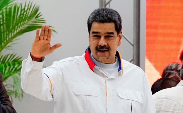 ベネズエラのマドゥロ大統領は、インフレ率も低下する中(とはいえ依然、世界1位)、海外諸国の圧力をかわし存続に自信を深めつつあるという=ロイター ベネズエラのマドゥロ大統領は、インフレ率も低下する中(とはいえ依然、世界1位)、海外諸国の圧力をかわし存続に自信を深めつつあるという=ロイター