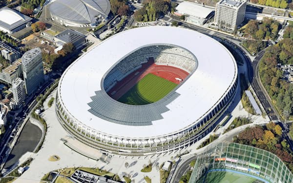 　2020年東京五輪・パラリンピックのメインスタジアムとなる国立競技場=共同