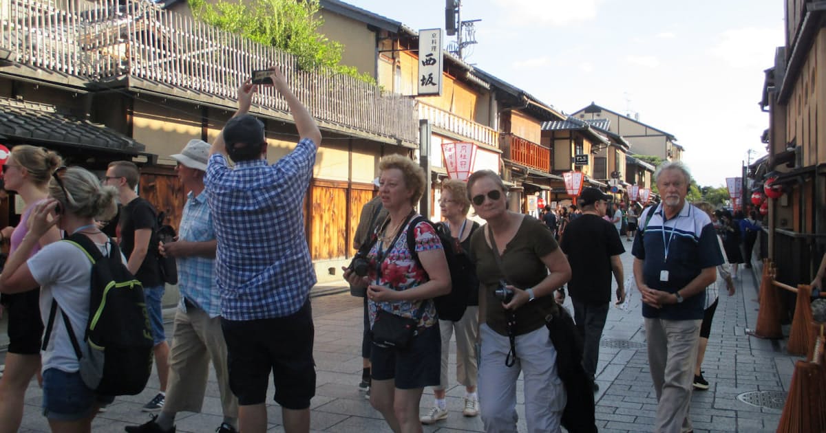 京都 観光公害 への対応が課題に 日本経済新聞 京都 観光公害 への対応が課題に 日本経済新聞