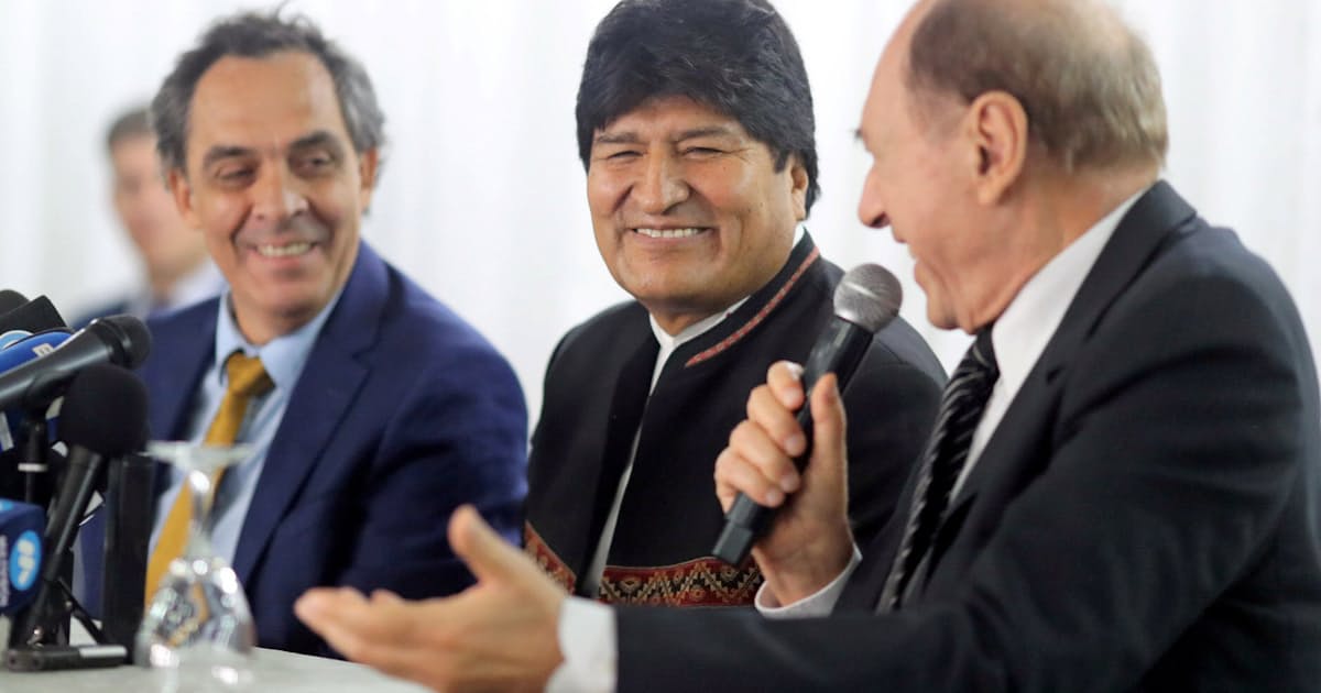 大統領 ボリビア ボリビア元大統領、新大統領就任により亡命先から帰国