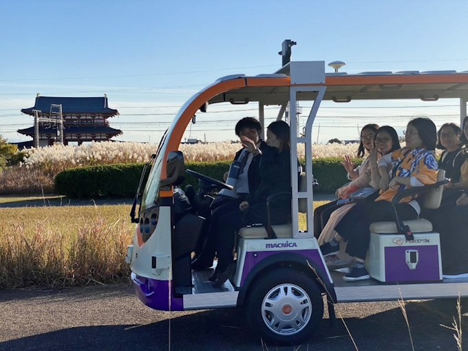 富士通の配車システム 平城宮跡の自動運転バスに導入 日本経済新聞