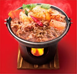 陳建一氏とコラボした麻辣(マーラー)牛鍋膳などが来客増に貢献している 陳建一氏とコラボした麻辣(マーラー)牛鍋膳などが来客増に貢献している