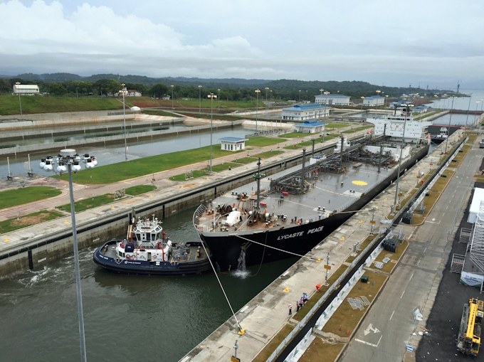 パナマ運河が追加料金徴収 記録的干ばつで水位低下 日本経済新聞