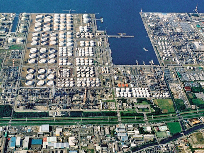 出光興産千葉事業所 精製 加工 統合で効率化 日本経済新聞 出光興産千葉事業所 精製 加工 統合で効率化 日本経済新聞
