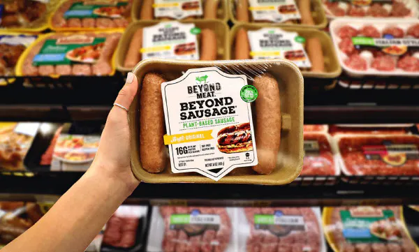 ビヨンド・ミートは2016年に生鮮食品店「ホールフーズ・マーケット」での販売を始め、知名度を高めた