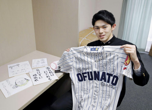 物欲薄れ 変わる野球選手 裸一貫から は不変 日本経済新聞