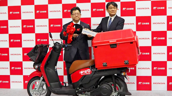 日本郵便 配達に電動バイク 年度末までに20台 日本経済新聞 日本郵便 配達に電動バイク 年度末までに20台 日本経済新聞