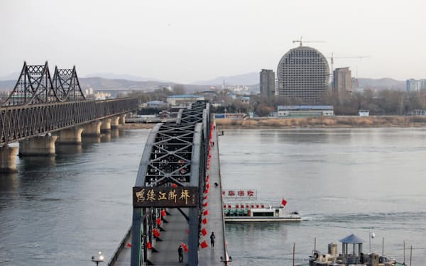 中朝境界の街を経由して北朝鮮に入る中国人は多かった（遼寧省丹東市）