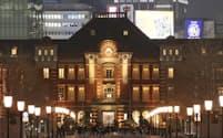東京駅の丸の内側は、名建築家の辰野金吾らが設計した開業当初の意匠通りに復元された