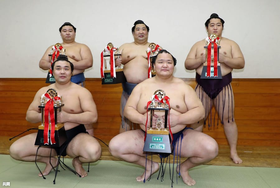 徳勝龍が殊勲賞 敢闘賞 正代も敢闘賞 大相撲初場所 日本経済新聞