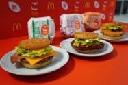 日本マクドナルドは同社として初めての「ごはんバーガー」を販売する 日本マクドナルドは同社として初めての「ごはんバーガー」を販売する