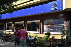 英子会社が持ち直す半面、インド国内の販売不振は続いている(ムンバイの販売店)