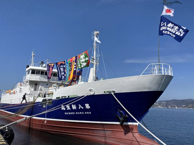 マルハニチロ 10年ぶりの遠洋漁業船 竣工 高級魚 メロ 漁獲 日本経済新聞