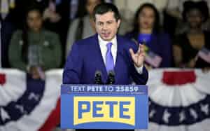 ブティジェッジ氏は途中段階の集計で首位に立った=ロイター ブティジェッジ氏は途中段階の集計で首位に立った=ロイター