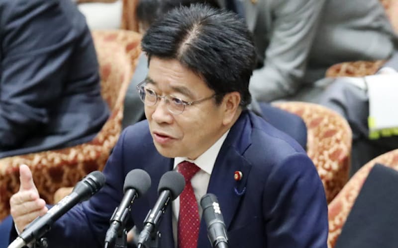 衆院予算委で答弁する加藤厚労相(5日) 衆院予算委で答弁する加藤厚労相(5日)