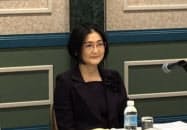 講演に臨む日銀の政井貴子審議委員(6日、奈良市) 講演に臨む日銀の政井貴子審議委員(6日、奈良市)