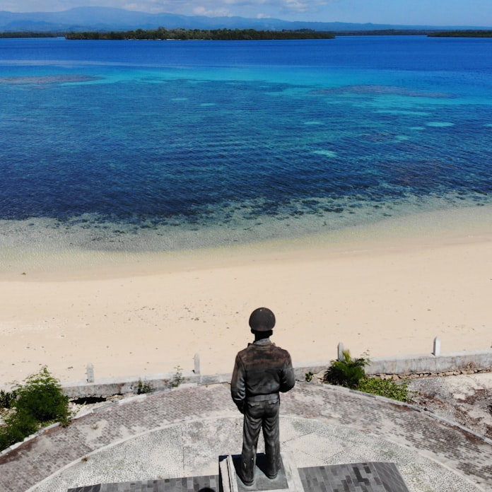 せかい旬景 マッカーサー上陸の島はいま インドネシア 日本経済新聞 せかい旬景 マッカーサー上陸の島はいま インドネシア 日本経済新聞