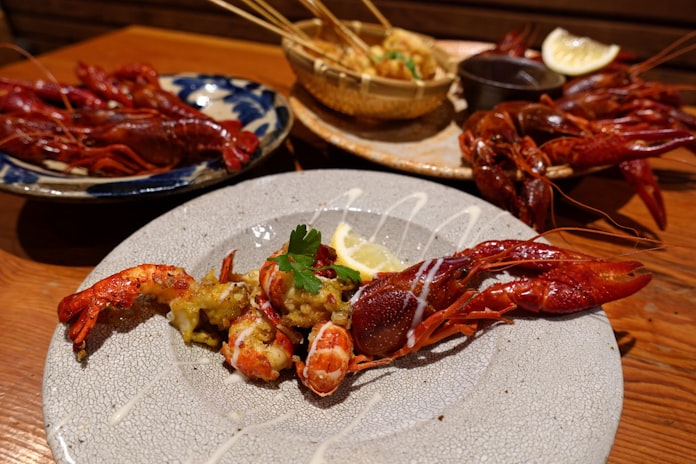 鳥取で食用ザリガニ養殖 中華料理店の販路開拓 日本経済新聞 鳥取で食用ザリガニ養殖 中華料理店の販路開拓 日本経済新聞