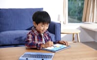 家庭で子供がパソコンを使って勉強する必要性が高まりそうだ（ＮＥＣのラヴィファーストモバイル ＦＭ150／ＰＡＬ）
