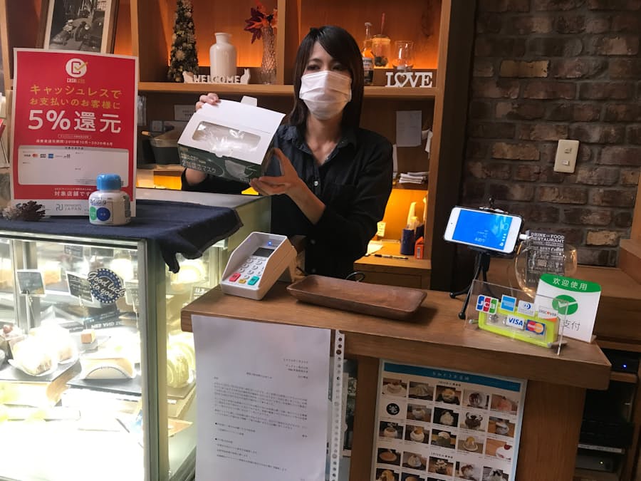 奈良の飲食店 ホテルがマスク提供 安心して観光を 日本経済新聞