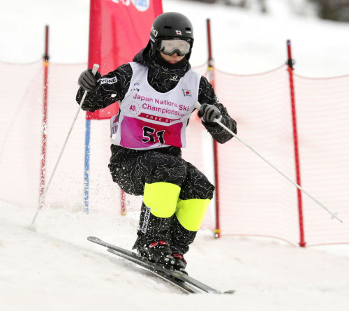 堀島3連覇 女子は星野が2連覇 全日本モーグル 日本経済新聞 堀島3連覇 女子は星野が2連覇 全日本モーグル 日本経済新聞