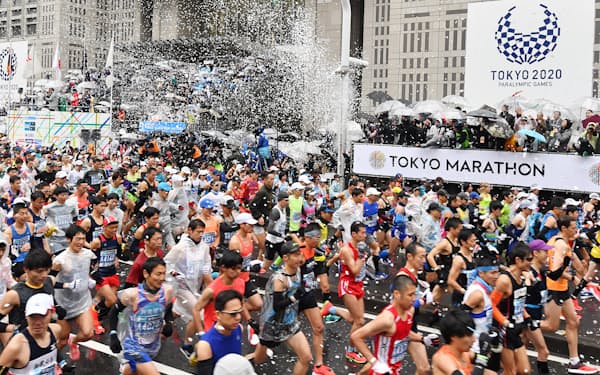 東京マラソンには一般も含め3万8千人がエントリーする（2019年3月、東京・西新宿）