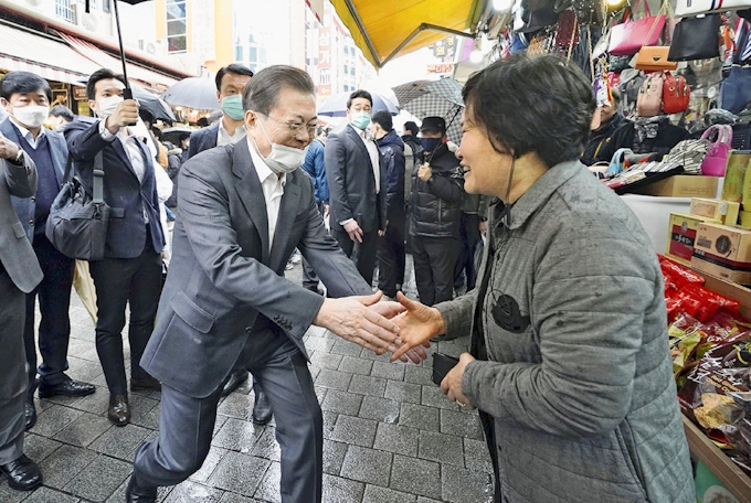 韓国総選挙 親日か反日か くすぶるgsomiaの破棄論も 日本経済新聞