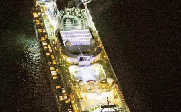 横浜市沖に停泊するクルーズ客船「ダイヤモンド・プリンセス」 横浜市沖に停泊するクルーズ客船「ダイヤモンド・プリンセス」