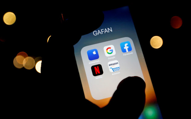 技術の進歩で、死後の個人情報管理が課題になっている=ロイター 技術の進歩で、死後の個人情報管理が課題になっている=ロイター