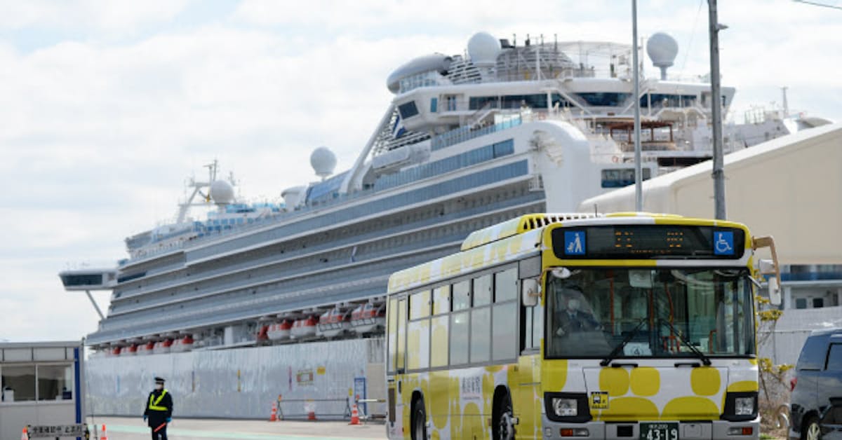 新型コロナ ようやく家に クルーズ船から443人下船 安堵の声 日本経済新聞