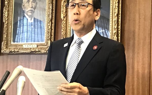 新たな新型コロナウイルス患者を確認し、臨時会見した札幌市の秋元克広市長