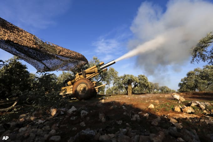 シリアでトルコ軍2人死亡 報復でアサド政権軍50人死傷 日本経済新聞