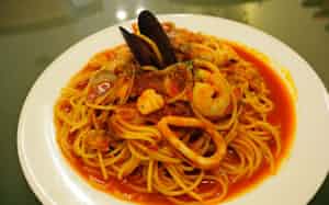 魚介をたっぷり使った「シャンゴ」の「ベスビオ」 魚介をたっぷり使った「シャンゴ」の「ベスビオ」