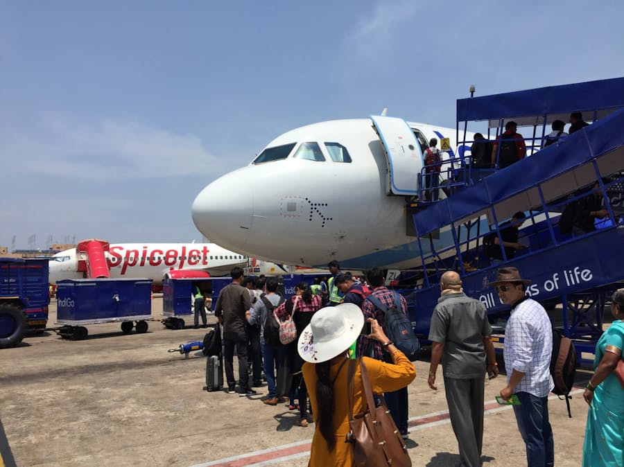 仏adp インド空港運営会社に1680億円を出資 日本経済新聞