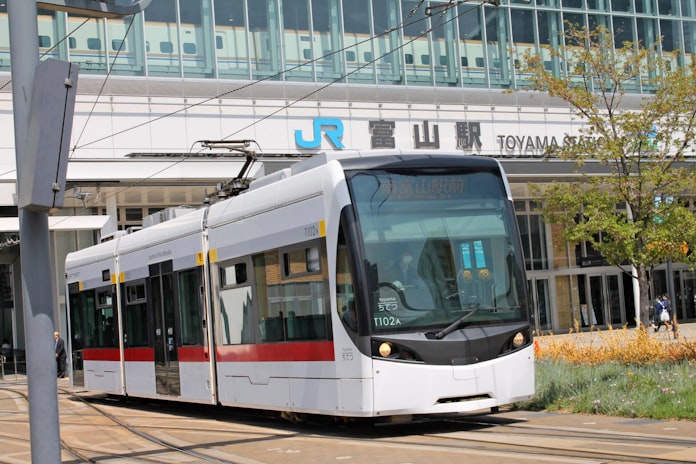 路面電車でスイカ可能に 富山市 年度予算案で 日本経済新聞 路面電車でスイカ可能に 富山市 年度予算案で 日本経済新聞