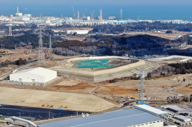 【2020年】
県内の汚染土が中間貯蔵施設に運び込まれる 【2020年】
県内の汚染土が中間貯蔵施設に運び込まれる