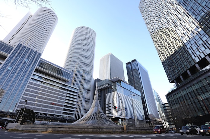 再開発続く名駅周辺 Jrタワーズが招いた高層ビル群 日本経済新聞