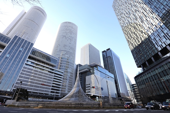 再開発続く名駅周辺 Jrタワーズが招いた高層ビル群 日本経済新聞