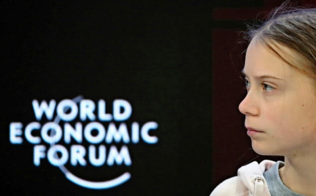 ダボス会議には環境活動家のグレタ・トゥンベリさんも参加した(1月23日)=ロイター ダボス会議には環境活動家のグレタ・トゥンベリさんも参加した(1月23日)=ロイター