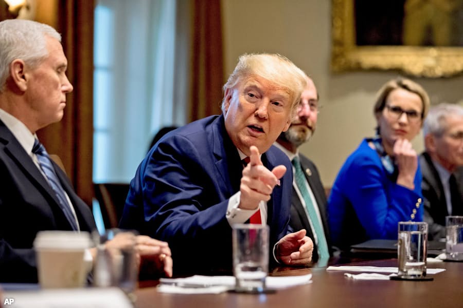 新型コロナ トランプ氏 追加の旅行制限を検討 新型コロナで 日本経済新聞