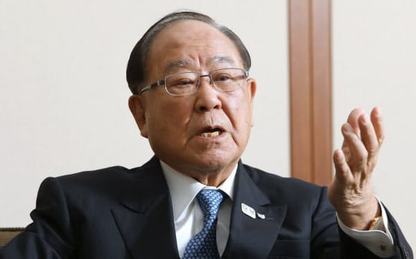 社長兼任となる御手洗冨士夫・キヤノン会長