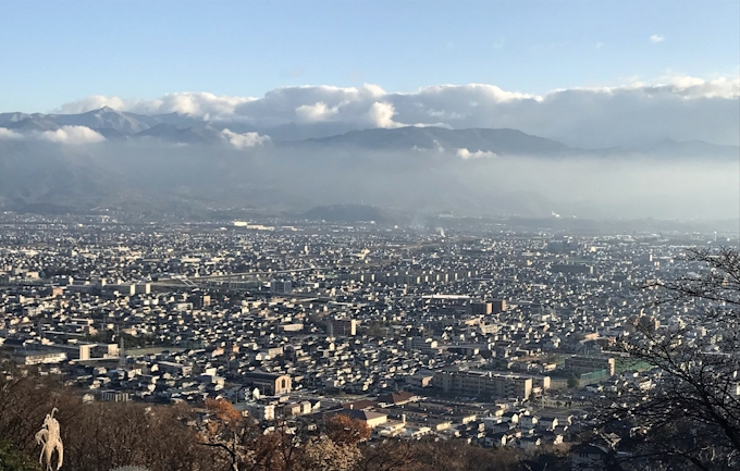 山梨の大卒内定率 7 2月時点で最高 日本経済新聞