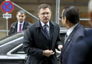 ロシアのノワク・エネルギー相はOPECの減産強化の提案を拒否したもよう(6日、ウィーン)=AP ロシアのノワク・エネルギー相はOPECの減産強化の提案を拒否したもよう(6日、ウィーン)=AP