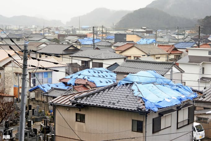 台風15号 暴風の爪痕今も 千葉 屋根にブルーシート 日本経済新聞