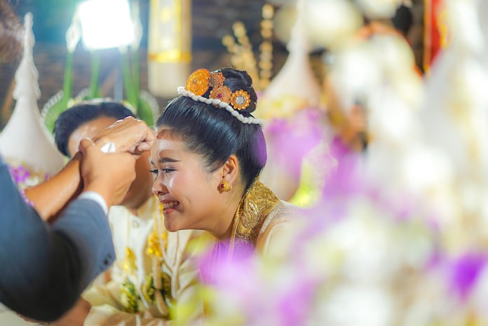 せかい旬景 受け継がれる伝統の結婚式 タイ 日本経済新聞 せかい旬景 受け継がれる伝統の結婚式 タイ 日本経済新聞